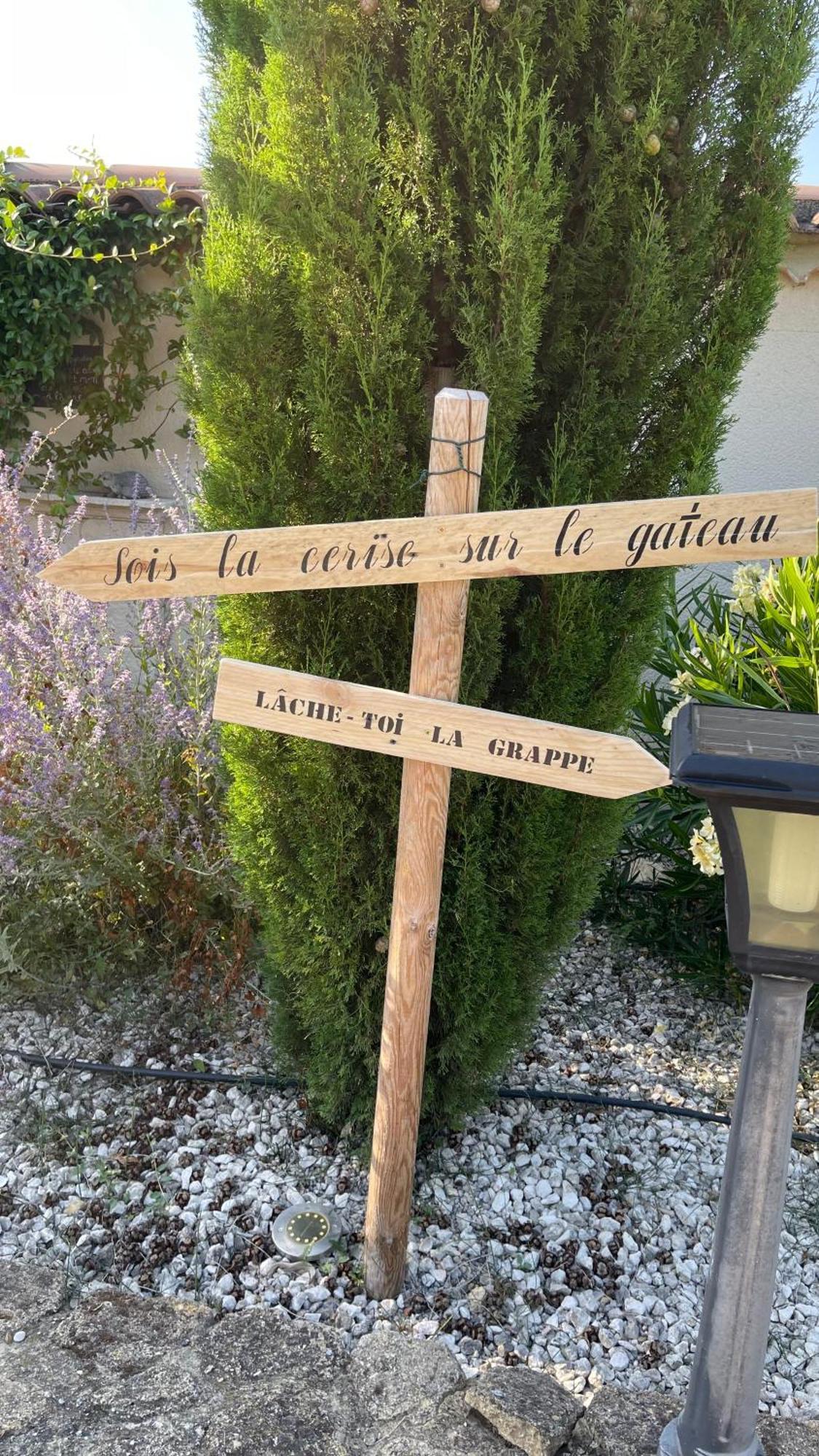 Studio Les Petits Lutins Entraigues-sur-la-Sorgue المظهر الخارجي الصورة